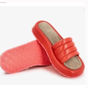 P448 Leather Fergie Orange Sandal Sz 39 **NWT***